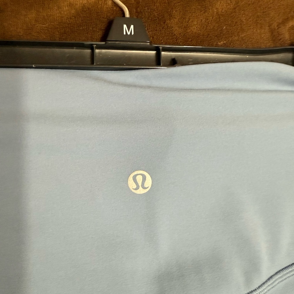 NWT woman’s size 14 lululemon align shorts 4” - Picture 10 of 12